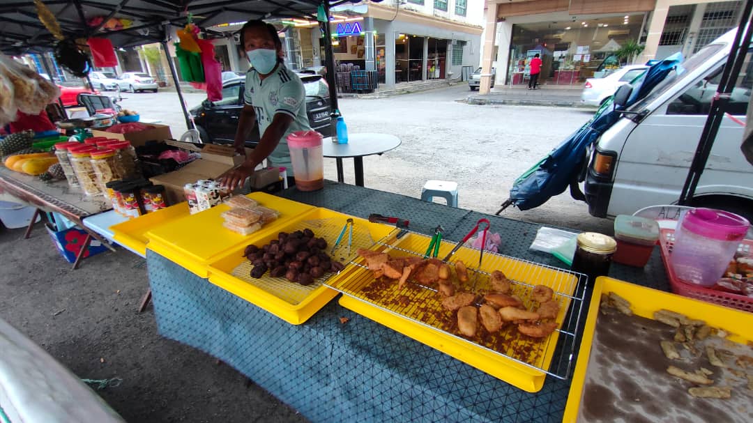 GERAI MAKANAN DAN MINUMAN