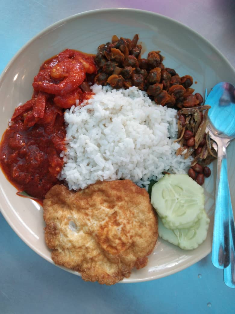 HAPPY NASI LEMAK CORNER